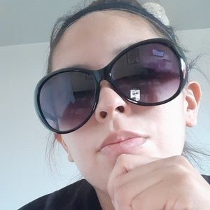 Meet your Posher, Roberta